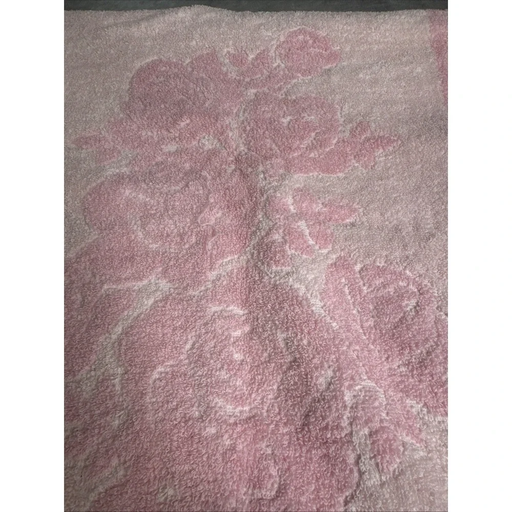 Vintage 1960s Bubble Gum Pink‎ Mod Reversible 2 Tone Pink Floral Towel 24inx43in